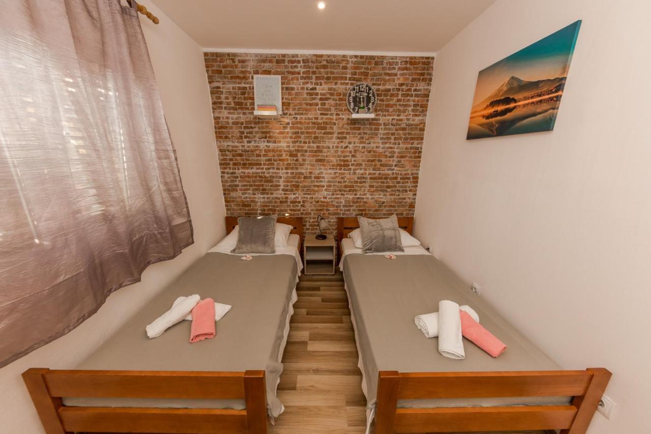 Vukman Apartment *