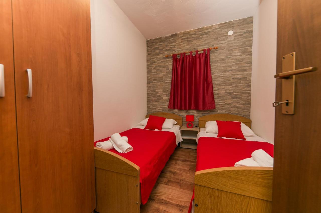 Vukman Apartment *